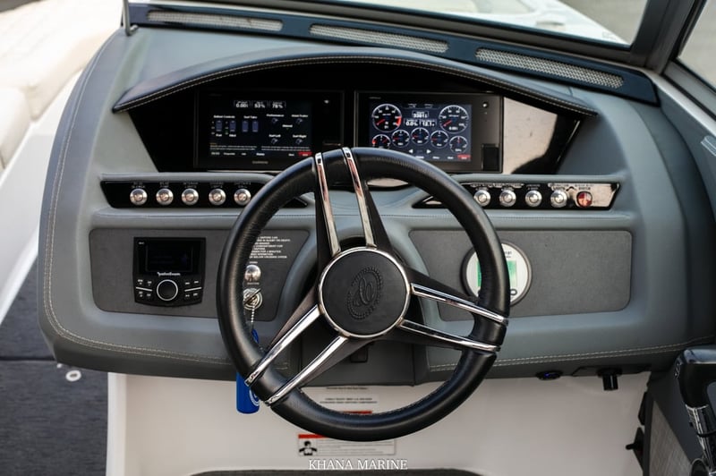 2019 Cobalt R7 Surf | Volvo Penta V8-430 with Volvo forward drive(FWD) 2019 Cobalt R7 Surf | Volvo Penta V8-430 with Volvo forward drive(FWD)