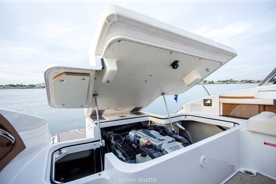 Cobalt R7 เครื่องยนต์ MerCruiser 8.2L V8 ตัว
