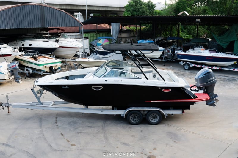2018 Cobalt 25 SC Outboard | Yamaha 300HP