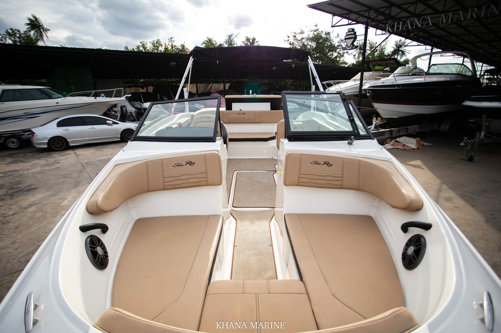 2022 Sea Ray 210 SPX Outboard | Mercury 150HP