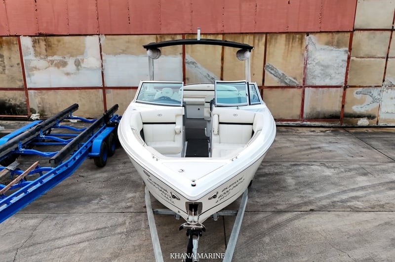 2019 Cobalt R7 Surf | Volvo Penta V8-430 with Volvo forward drive(FWD) 2019 Cobalt R7 Surf | Volvo Penta V8-430 with Volvo forward drive(FWD)