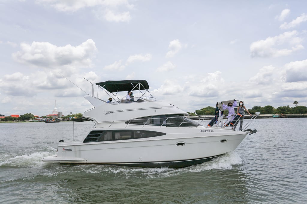 2004 Carver 360 Sport Sedan | Twin Cummin 330HP 2004 Carver 360 Sport Sedan | Twin Cummin 330HP