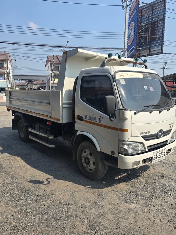 HINO XZU 150แรงม้า รถบรรทุก 6ล้อ ดั้มพ์ ปี2018 เลขไมล์ 19,000 กม. HINO XZU 150แรงม้า รถบรรทุก 6ล้อ ดั้มพ์ ปี2018 เลขไมล์ 19,000 กม.