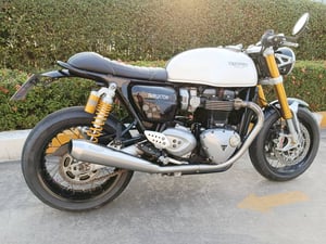 ขาย Triumph Thruxton R1200 สีขาว ขาย Triumph Thruxton R1200 สีขาว