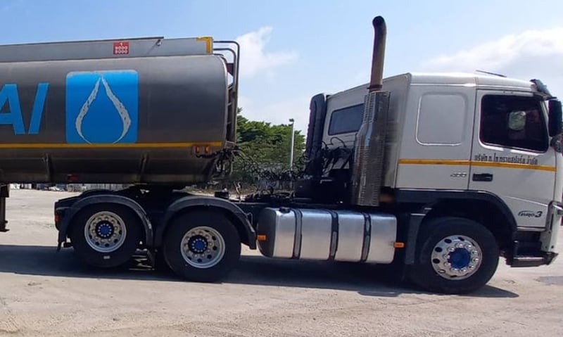 ขายหัวลากรถ VOLVO FM 400 พร้อมแท็งน้ำมัน 45,000 ลิตร อลูมิเนียม