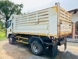 หกล้อดัมพ์ FRR210 พร้อมขาย