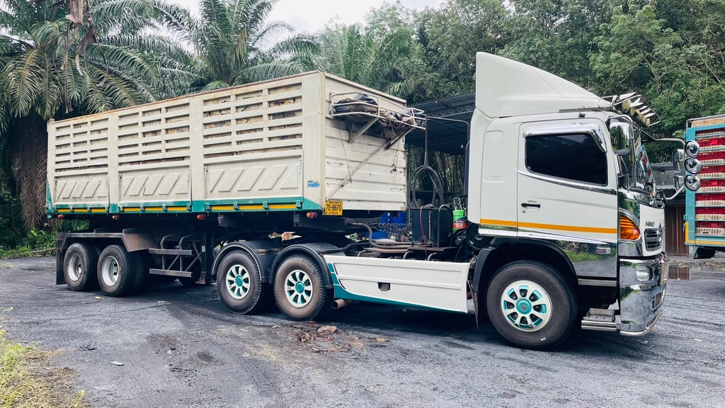 สิบล้อหัวลาก HINO 500