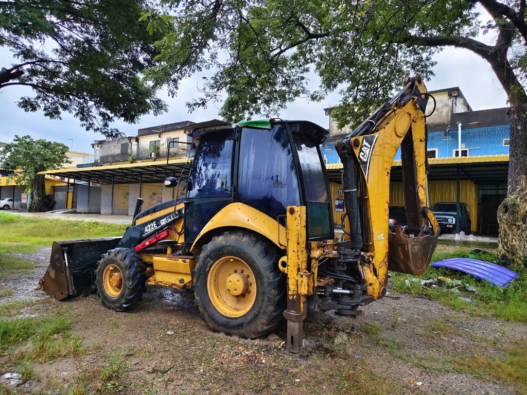 แทร็กเตอร์มือสองพร้อมใช้ แทร็กเตอร์มือสองพร้อมใช้