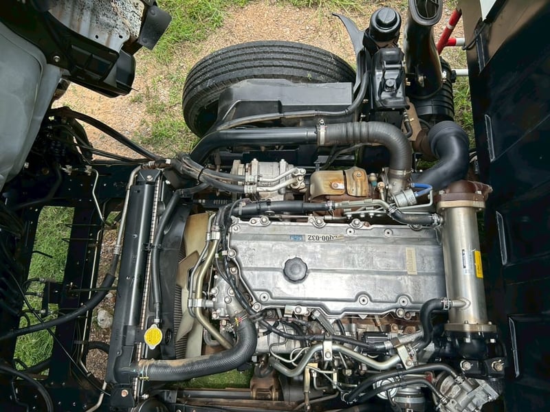 ISUZU NPR รถบรรทุก 6ล้อ ตู้10บาน ปี2023 ISUZU NPR รถบรรทุก 6ล้อ ตู้10บาน ปี2023