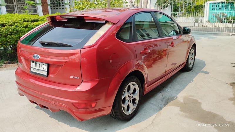 Ford Focus 5 ประตู  ปี 2012  เครื่องยนต์ 2.0