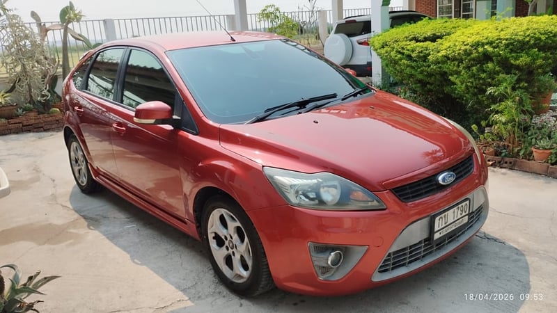 Ford Focus 5 ประตู  ปี 2012  เครื่องยนต์ 2.0