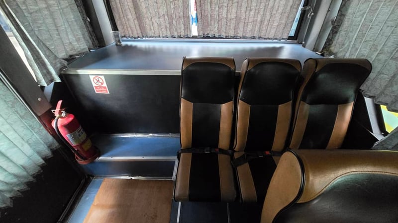 รถทัวร์พร้อมใช้ สภาพดี รถทัวร์พร้อมใช้ สภาพดี