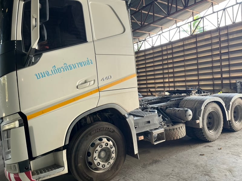 VOLVO FH 440แรงม้า รถบรรทุก หัวลาก 10ล้อ หัวลาก เฉพาะหัว ปี2015 VOLVO FH 440แรงม้า รถบรรทุก หัวลาก 10ล้อ หัวลาก เฉพาะหัว ปี2015
