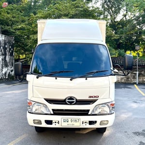 HINO XZU 136แรงม้า ตู้แห้ง ปี 2556