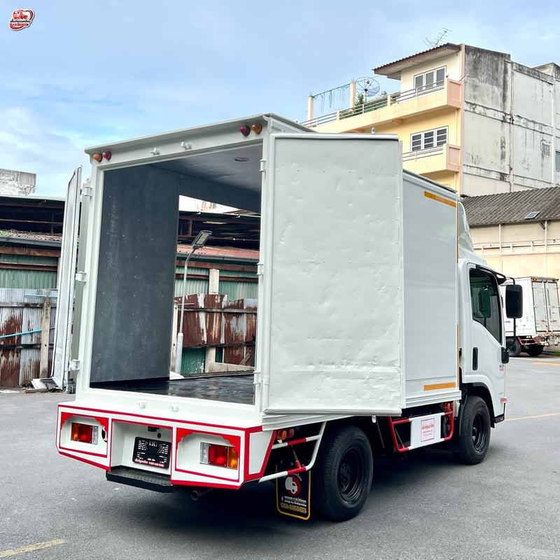 ISUZU NLR 130แรงม้า ตู้แห้ง ปี 2554