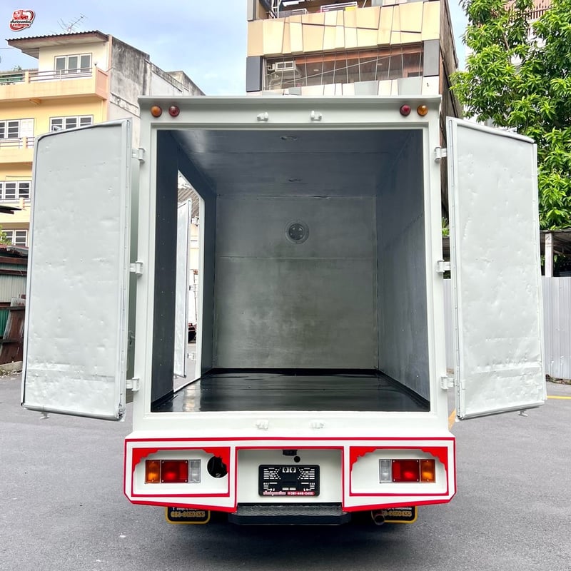 ISUZU NLR 130แรงม้า ตู้แห้ง ปี 2554