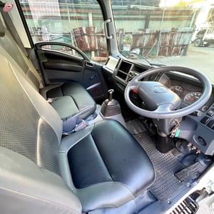 NLR130 ตู้แห้ง เจ้าของมือเดียว ปีจดทะเบียน 2559 