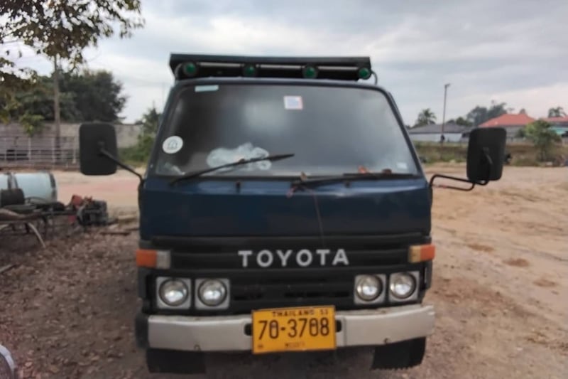 ขาย6ล้อดั้ม3คิว โตโยต้า-ไดน่า200-ปี34-90แรงสภาพสวยพร้อมใช้งาน.