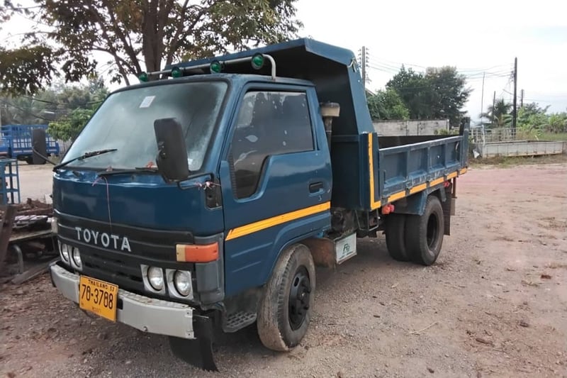 ขาย6ล้อดั้ม3คิว โตโยต้า-ไดน่า200-ปี34-90แรงสภาพสวยพร้อมใช้งาน.