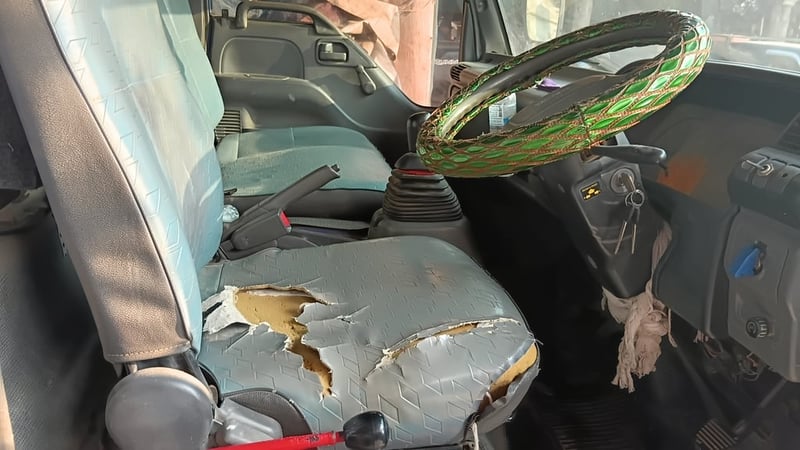 ขาย6ล้อดั้ม5คิว อีซุซุ-NPR71-ปี48-130เทอร์โบสภาพสวยพร้อมใช้ง่น ขาย6ล้อดั้ม5คิว อีซุซุ-NPR71-ปี48-130เทอร์โบสภาพสวยพร้อมใช้ง่น