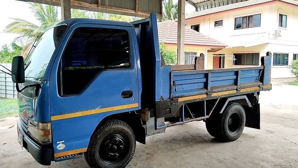 ขาย6ล้อดั้ม3คิว อีซุซุ-NPR-ปี47-100แรงม้าสภาพสวยพร้อมใช้งาน