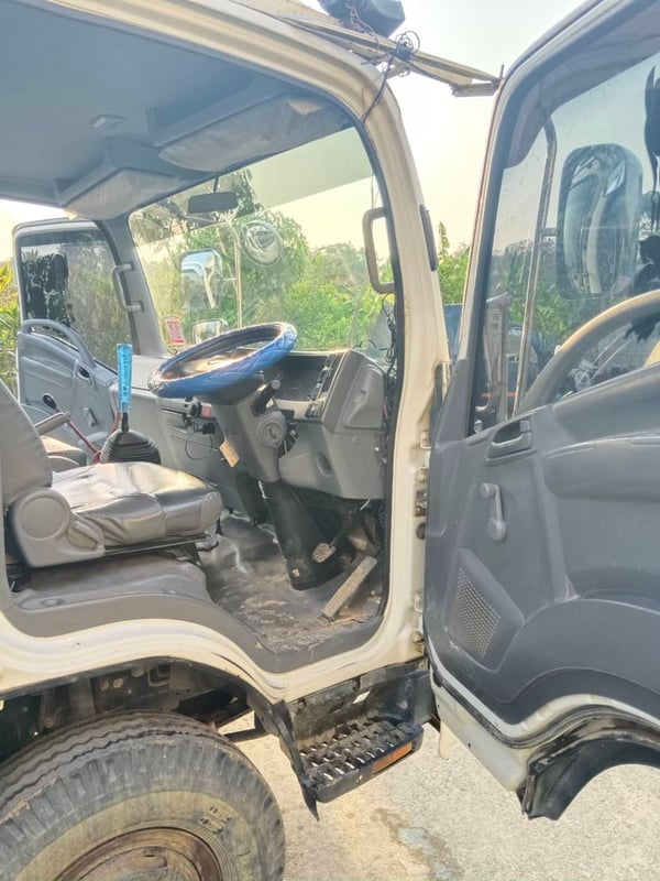 ขาย6ล้อดั้ม5คิว อีซุซุ-NKR-ปี55-150แรงสภาพสวยพร้อมใช้งาน(รถห้างมือ1ป้านแดง)