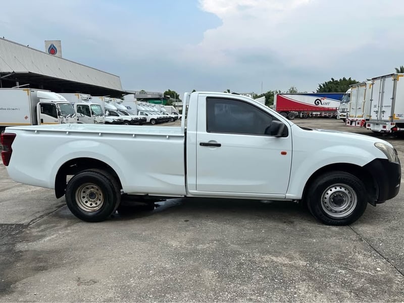 Isuzu spark 2.5 ปี 2017