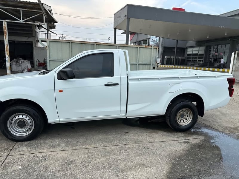 Isuzu spark 2.5 ปี 2017