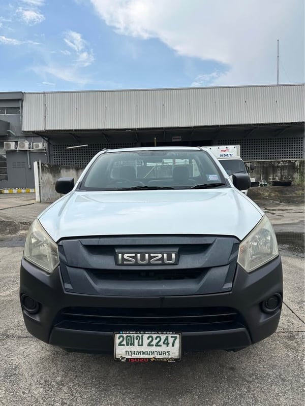 Isuzu spark 2.5 ปี 2017