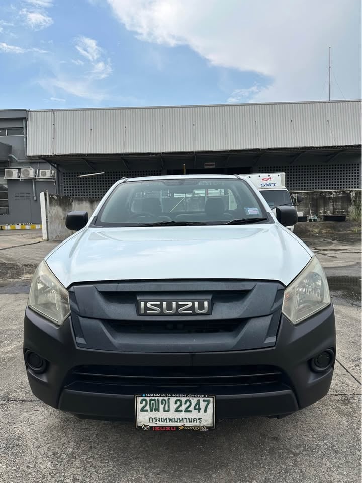 Isuzu spark 2.5 ปี 2017