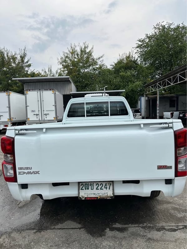 Isuzu spark 2.5 ปี 2017