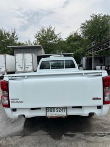 Isuzu spark 2.5 ปี 2017