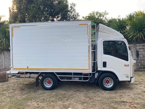 4 ล้อ NLR-130 ตู้แห้ง 3.50 ราคาไม่แพง