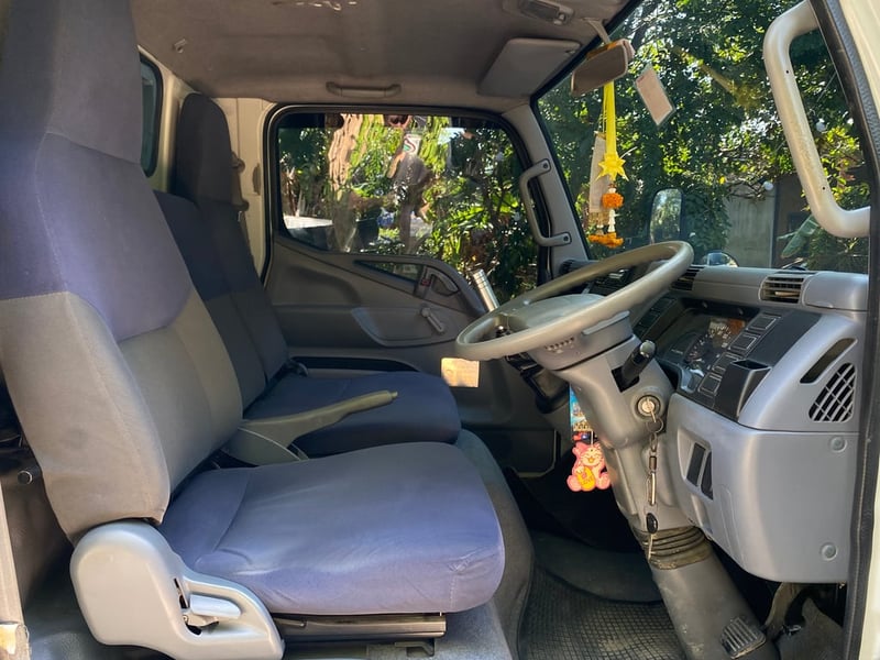 รถ 4 ล้อ มิตซู ฟูโซ่ โฉมใหม่ ปี 58