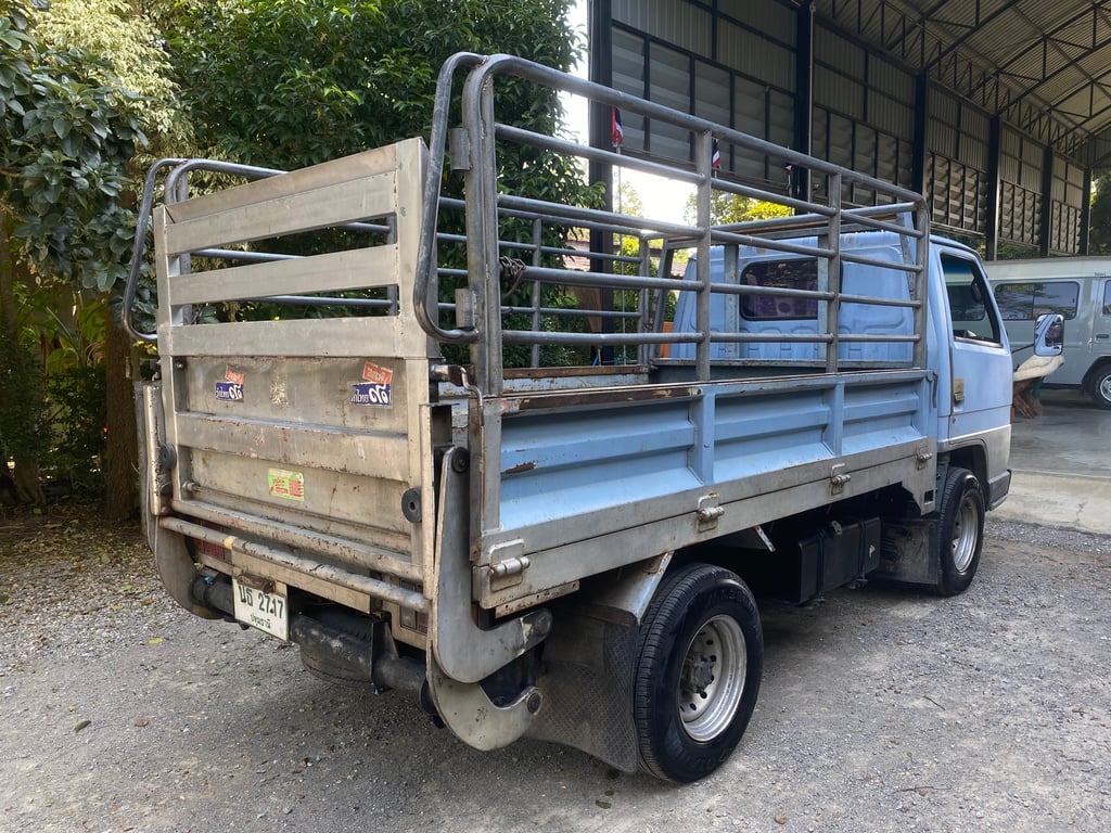 4 ล้อ NKR-88 แรง ลิฟท์ท้าย พร้อมใช้