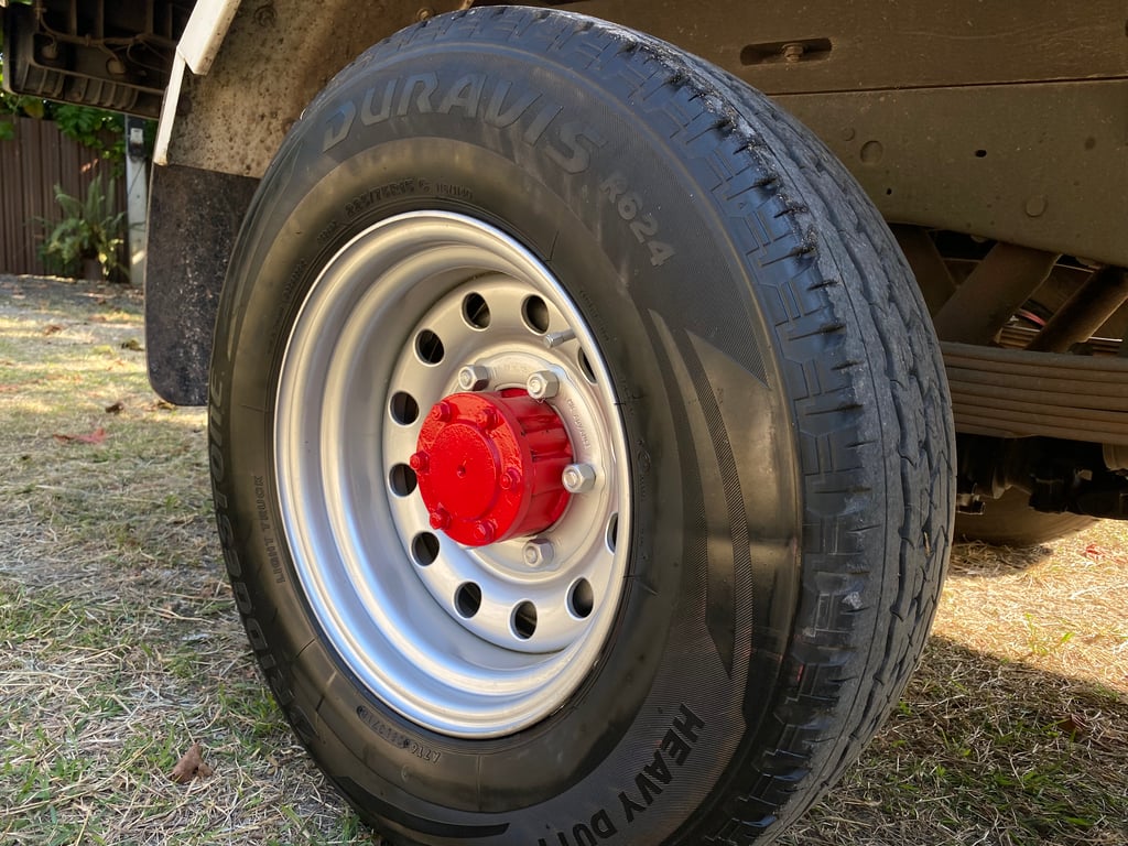 4 ล้อ การ์ตูน NKR-110 สวยๆพร้อมใช้