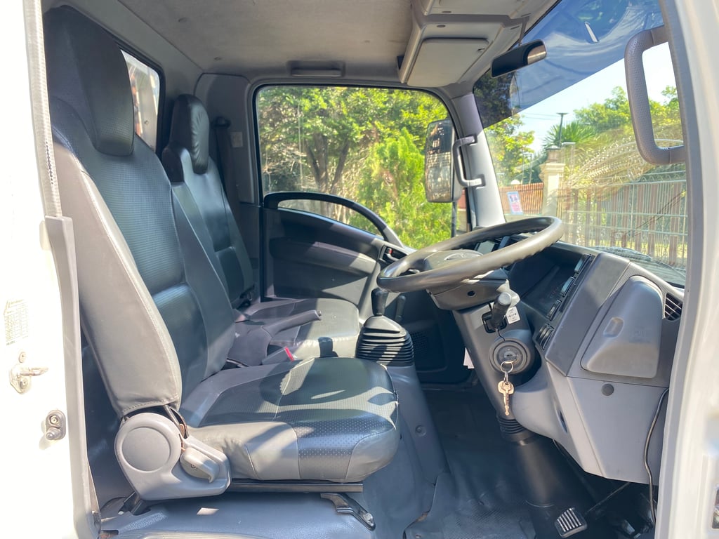 4 ล้อ NLR-130 ราคาไม่แพง 4 ล้อ NLR-130 ราคาไม่แพง