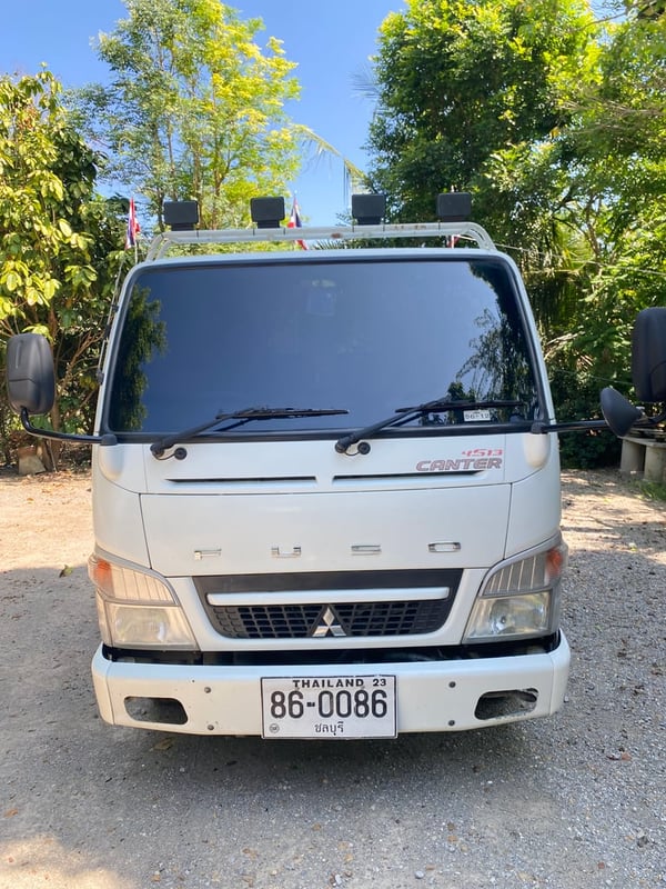 รถ 4 ล้อ มิตซู ฟูโซ่ โฉมใหม่ ปี 58