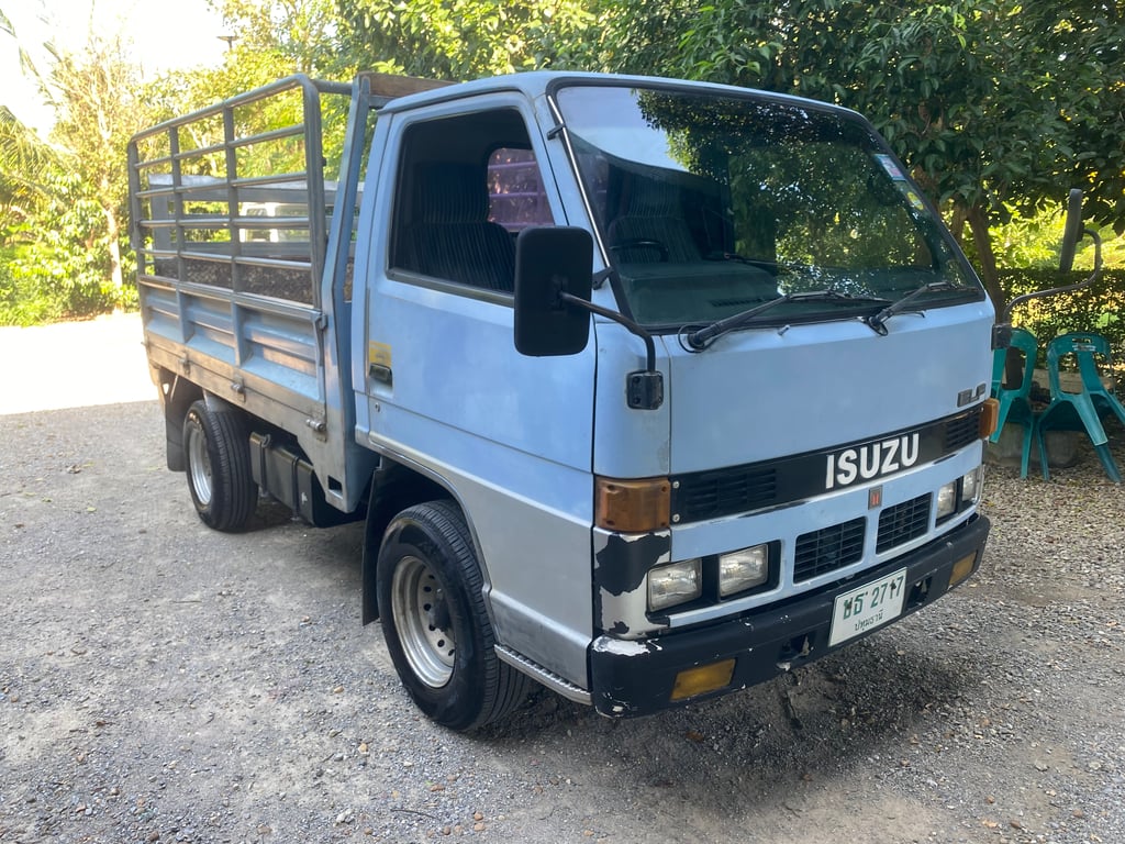 4 ล้อ NKR-88 แรง ลิฟท์ท้าย พร้อมใช้