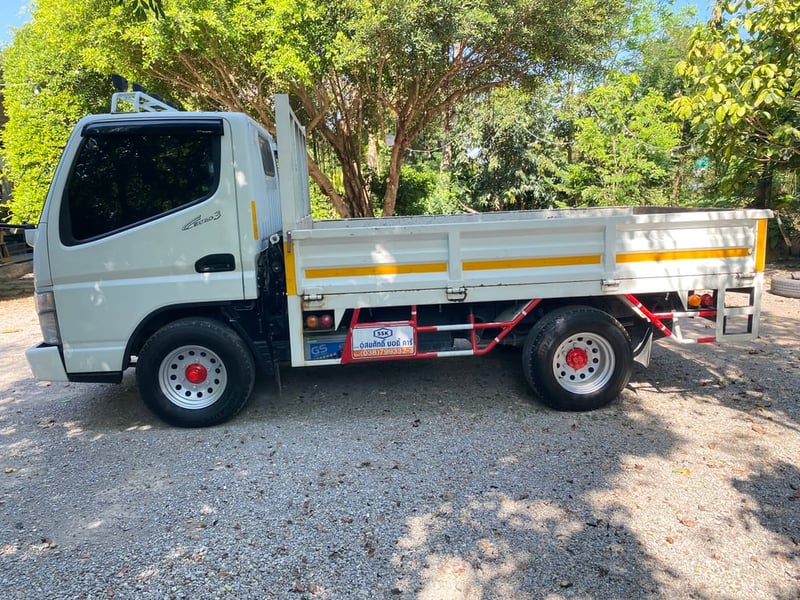 รถ 4 ล้อ มิตซู ฟูโซ่ โฉมใหม่ ปี 58