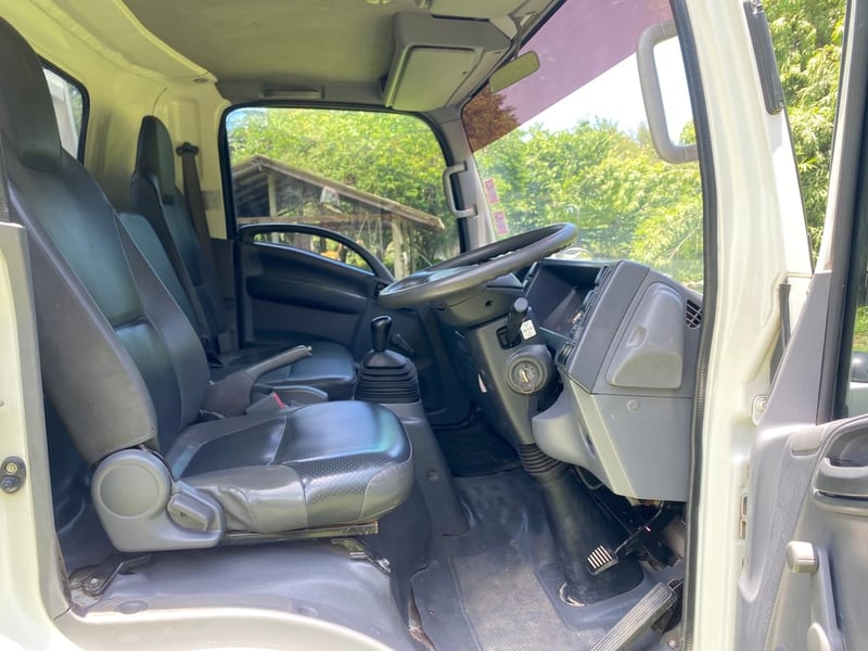 6 ล้อ NPR-150 ปี 60 ยาว 5 เมตร เดิมๆ