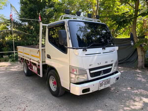 รถ 4 ล้อ มิตซู ฟูโซ่ โฉมใหม่ ปี 58