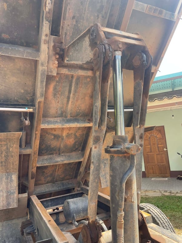 ขายดั้มพ์ 6ล้อสวยๆ ยกชุดดั้มพ์