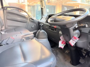 ISUZU NLR 130แรงม้า รถบรรทุก 4ล้อ ตู้แห้ง ปี2018 เลขไมล์ 60,592 กม.