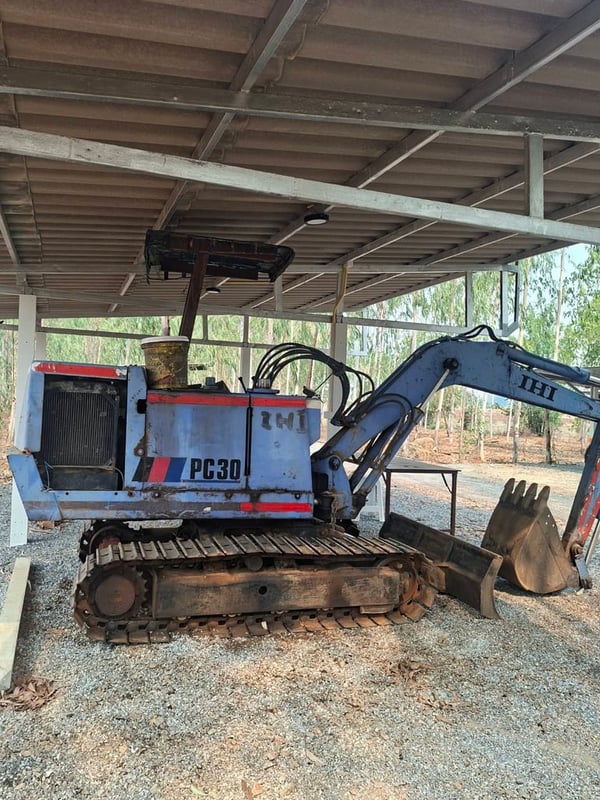 รถแบคโฮ IHI PC 30