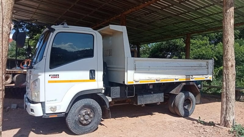 ISUZU FRR 190แรงม้า รถบรรทุก 6ล้อ ดั้มพ์ ปี2017 เลขไมล์ 168,414 กม. ISUZU FRR 190แรงม้า รถบรรทุก 6ล้อ ดั้มพ์ ปี2017 เลขไมล์ 168,414 กม.