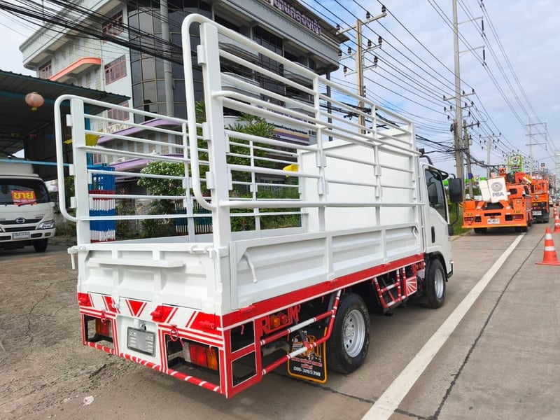 ISUZU NLR 130แรงม้า รถบรรทุก 4ล้อ กระบะคอกสูง ปี2011