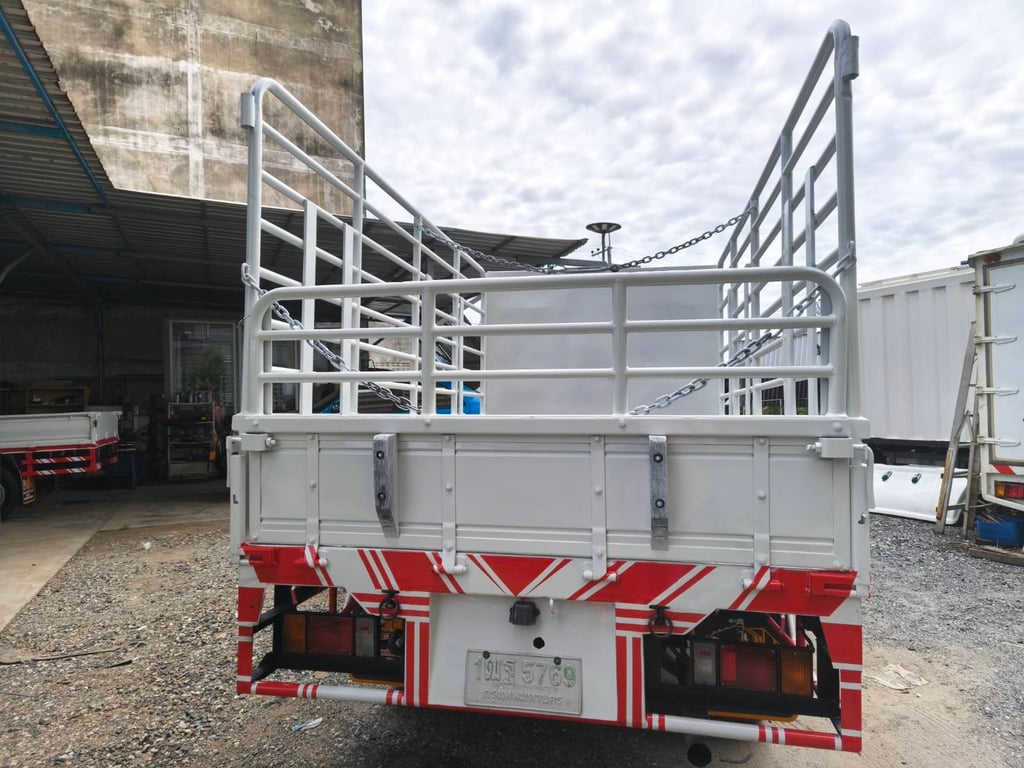 ISUZU NLR 130แรงม้า รถบรรทุก 4ล้อ กระบะคอกสูง ปี2016 ISUZU NLR 130แรงม้า รถบรรทุก 4ล้อ กระบะคอกสูง ปี2016