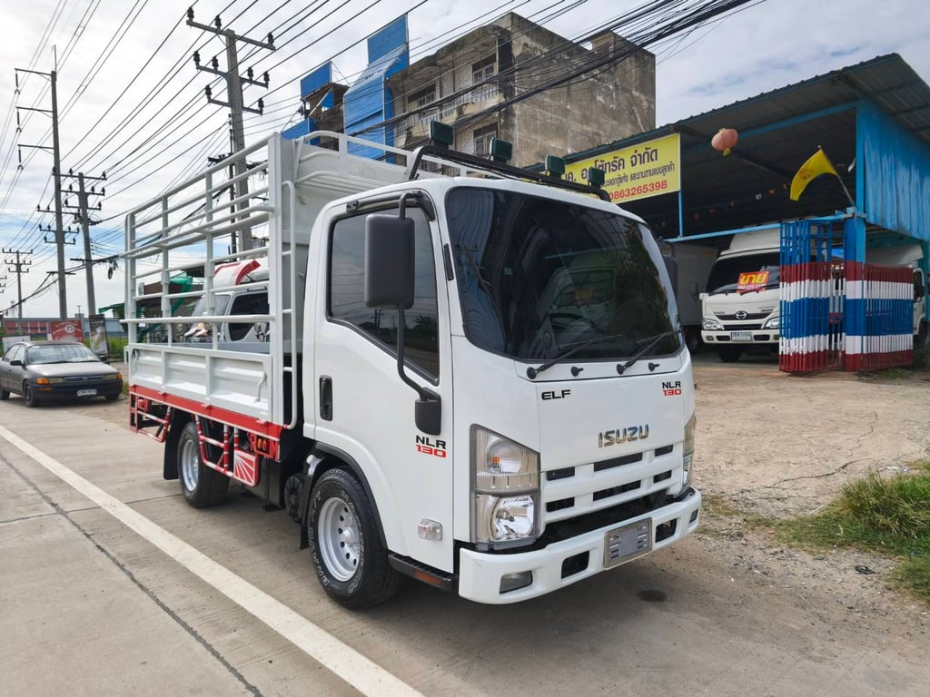ISUZU NLR 130แรงม้า รถบรรทุก 4ล้อ กระบะคอกสูง ปี2011