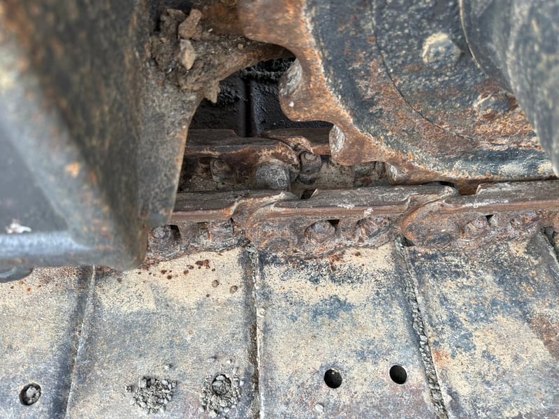 KOMATSU. PC 60-7  เครื่องดี ปั้ม เเรง  345,000 เอวแน่น  แอร์ หนาว  เอกสารอินวอย   รถอยู่ นครปฐม โทร0626426323